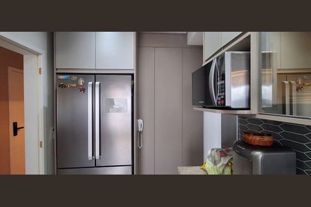 Casa à venda com 151m², 4 quartos e 3 vagas Casa à venda com 151m², 4 quartos e 3 vagasCozinha