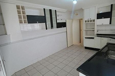 Casa à venda com 155m², 2 quartos e 2 vagas