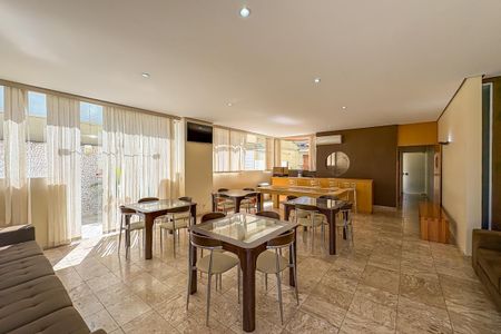 Apartamento à venda com 112m², 4 quartos e 2 vagas Apartamento à venda com 112m², 4 quartos e 2 vagasÁrea comum - Salão de festas