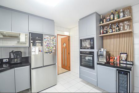 Apartamento à venda com 112m², 4 quartos e 2 vagas Apartamento à venda com 112m², 4 quartos e 2 vagasCozinha