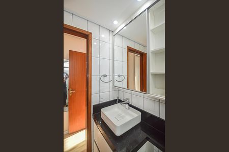 Apartamento à venda com 112m², 4 quartos e 2 vagas Apartamento à venda com 112m², 4 quartos e 2 vagasBanheiro da Suíte