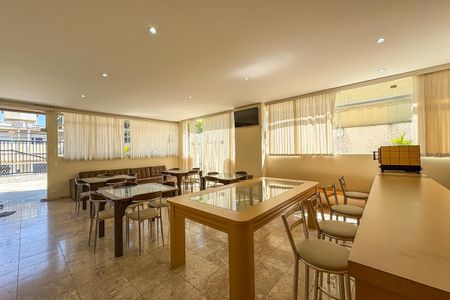 Apartamento à venda com 112m², 4 quartos e 2 vagas Apartamento à venda com 112m², 4 quartos e 2 vagasÁrea comum - Salão de festas