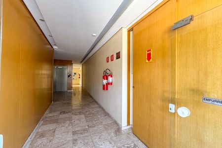 Apartamento à venda com 112m², 4 quartos e 2 vagas Apartamento à venda com 112m², 4 quartos e 2 vagasHall de entrada