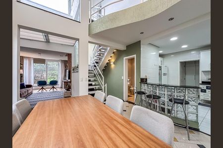 Casa à venda com 205m², 3 quartos e 4 vagas