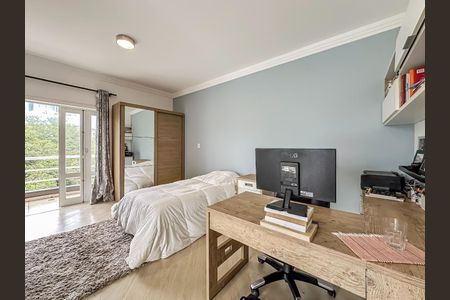 Casa à venda com 205m², 3 quartos e 4 vagas