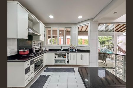 Casa à venda com 205m², 3 quartos e 4 vagas