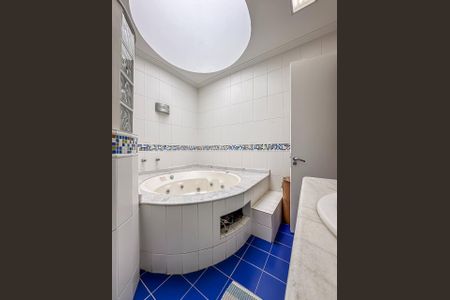 Casa à venda com 205m², 3 quartos e 4 vagas