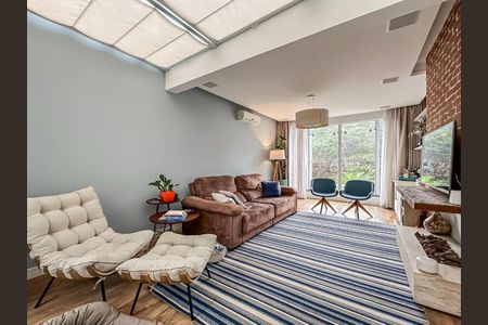 Casa à venda com 205m², 3 quartos e 4 vagas