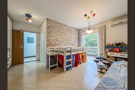 Casa à venda com 205m², 3 quartos e 4 vagas