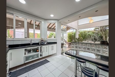 Casa à venda com 205m², 3 quartos e 4 vagas