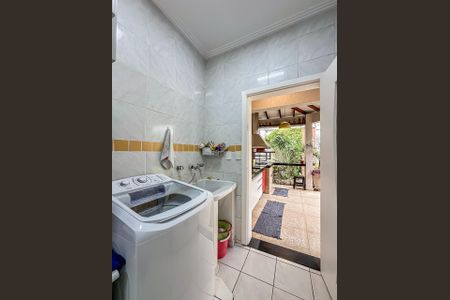 Casa à venda com 205m², 3 quartos e 4 vagas