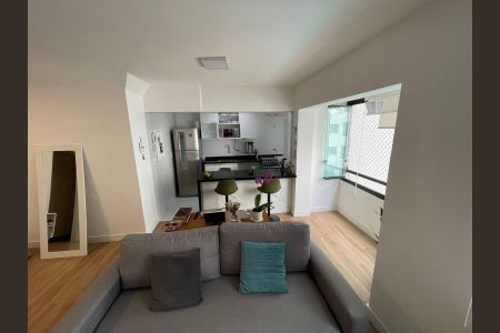 Sala de apartamento à venda com 2 quartos, 70m² em Vila Rosalia, Guarulhos