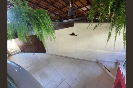 Casa à venda com 252m², 4 quartos e 2 vagas