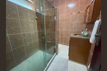 Casa à venda com 252m², 4 quartos e 2 vagas