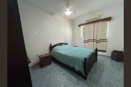 Casa à venda com 252m², 4 quartos e 2 vagas