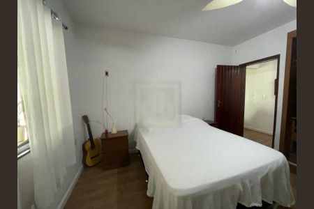 Casa à venda com 252m², 4 quartos e 2 vagas