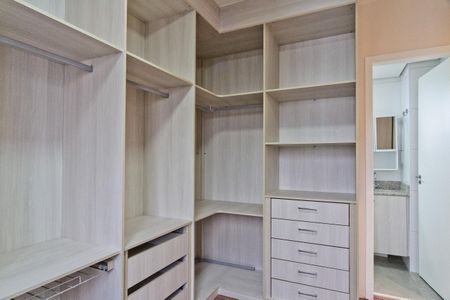 Apartamento para alugar com 53m², 1 quarto e 1 vaga Apartamento para alugar com 53m², 1 quarto e 1 vagaCloset da suíte