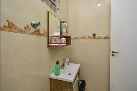Casa à venda com 125m², 2 quartos e 1 vaga Casa à venda com 125m², 2 quartos e 1 vagaBanheiro