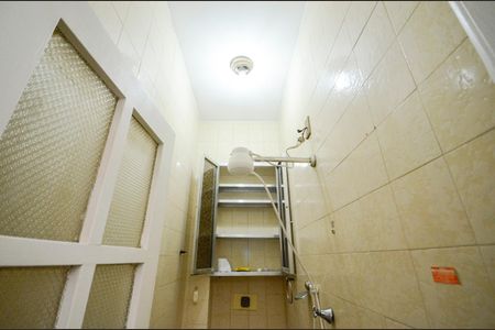 Apartamento à venda com 107m², 3 quartos e sem vagaBanheiro de Serviço