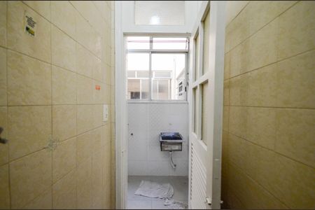 Apartamento à venda com 107m², 3 quartos e sem vagaBanheiro de Serviço