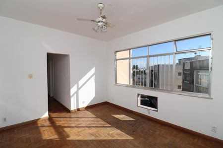 Apartamento à venda com 75m², 2 quartos e 1 vagaSala