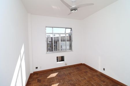 Apartamento à venda com 75m², 2 quartos e 1 vagaQuarto 2