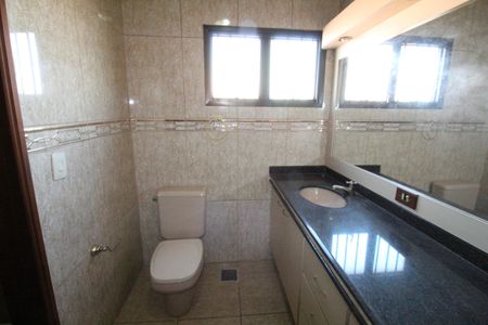 Casa para alugar com 420m², 4 quartos e 2 vagasBanheiro da Suíte