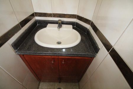 Casa para alugar com 420m², 4 quartos e 2 vagasBanheiro 1