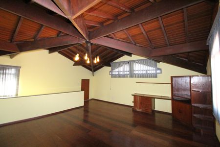 Casa para alugar com 420m², 4 quartos e 2 vagasSala