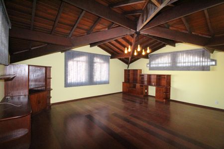 Casa para alugar com 420m², 4 quartos e 2 vagasSala