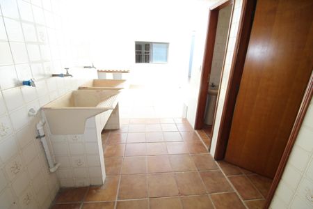 Casa para alugar com 420m², 4 quartos e 2 vagasÁrea de Serviço