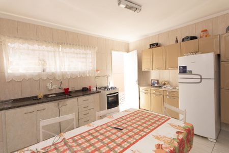 Casa à venda com 200m², 4 quartos e 3 vagasCozinha 