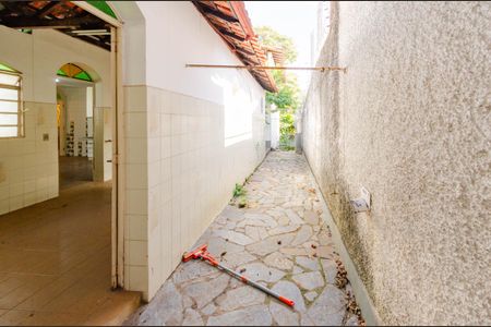 Casa à venda com 424m², 4 quartos e 6 vagas Casa à venda com 424m², 4 quartos e 6 vagasÁrea externa