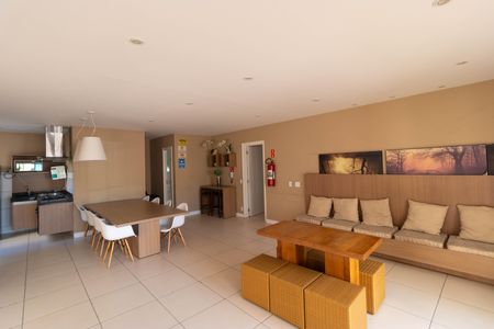 Apartamento para alugar com 52m², 2 quartos e 1 vaga Apartamento para alugar com 52m², 2 quartos e 1 vagaÁrea comum - Salão de festas