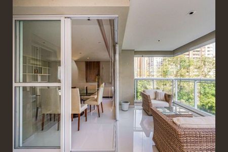 Apartamento para alugar com 210m², 3 quartos e 3 vagas