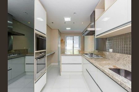 Apartamento para alugar com 210m², 3 quartos e 3 vagas