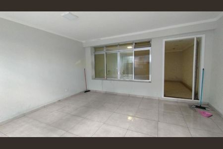 Casa à venda com 2 quartos, 105m² em Vila Ivone, São Paulo