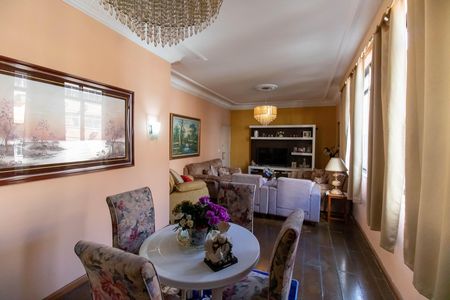 Apartamento para alugar com 150m², 3 quartos e 1 vaga Apartamento para alugar com 150m², 3 quartos e 1 vagaSala