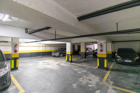 Apartamento para alugar com 150m², 3 quartos e 1 vaga Apartamento para alugar com 150m², 3 quartos e 1 vagaGaragem