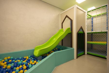 Studio para alugar com 27m², 1 quarto e sem vaga Studio para alugar com 27m², 1 quarto e sem vagaÁrea comum - Playground