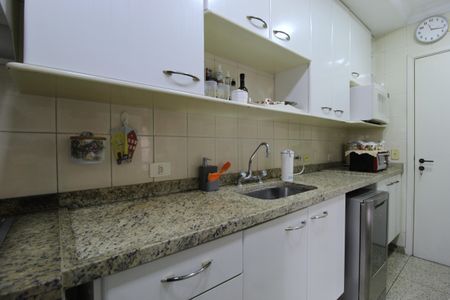 Apartamento à venda com 103m², 3 quartos e 2 vagasCozinha