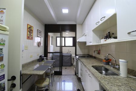Apartamento à venda com 103m², 3 quartos e 2 vagasCozinha