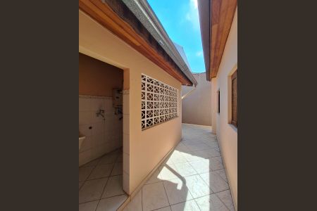 Casa à venda com 295m², 3 quartos e 6 vagasQuintal quarto 1