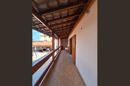 Casa à venda com 295m², 3 quartos e 6 vagasEntrada