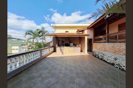 Casa à venda com 295m², 3 quartos e 6 vagasQuintal