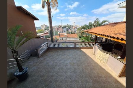 Casa à venda com 295m², 3 quartos e 6 vagasEntrada