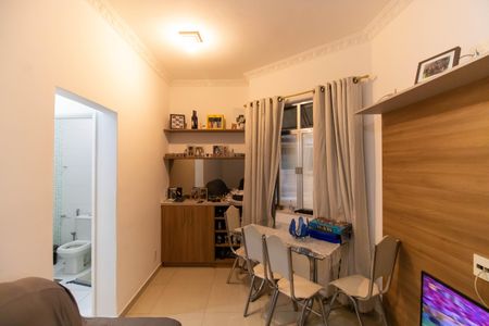 Apartamento à venda com 98m², 2 quartos e sem vagaSala