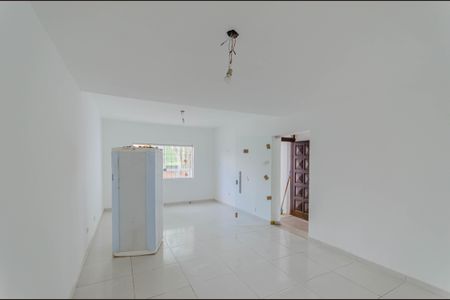 Casa à venda com 240m², 5 quartos e 2 vagasSala