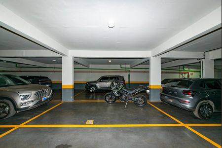 Apartamento à venda com 126m², 3 quartos e 3 vagas Apartamento à venda com 126m², 3 quartos e 3 vagasGaragem