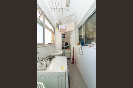 Apartamento à venda com 126m², 3 quartos e 3 vagas Apartamento à venda com 126m², 3 quartos e 3 vagasÁrea de Serviço